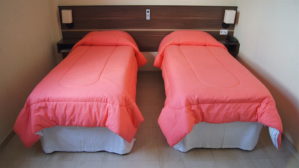 Astro Hotel เซาโจเซดอสกัมปอส ภายนอก รูปภาพ