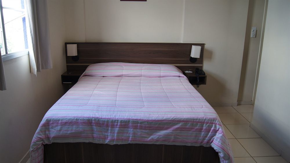 Astro Hotel เซาโจเซดอสกัมปอส ภายนอก รูปภาพ