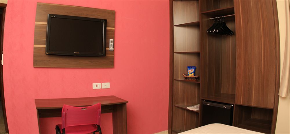 Astro Hotel เซาโจเซดอสกัมปอส ภายนอก รูปภาพ