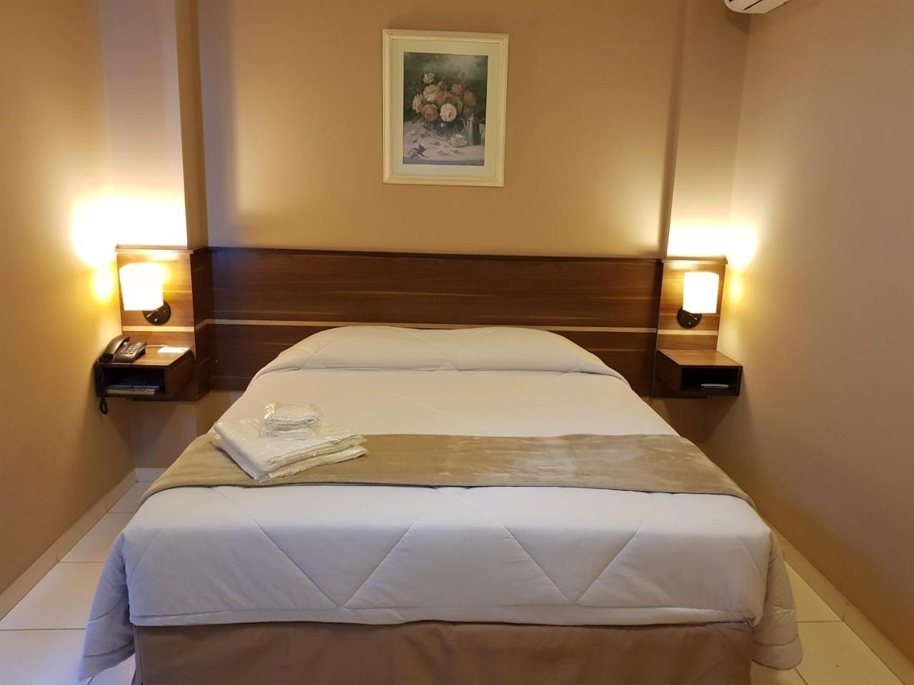 Astro Hotel เซาโจเซดอสกัมปอส ห้อง รูปภาพ