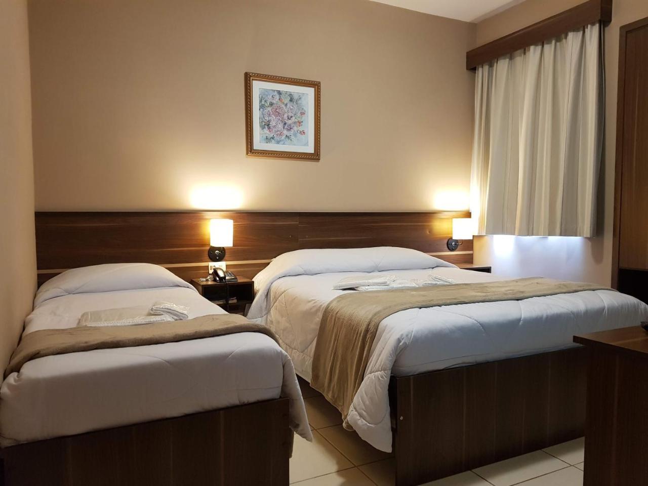 Astro Hotel เซาโจเซดอสกัมปอส ห้อง รูปภาพ